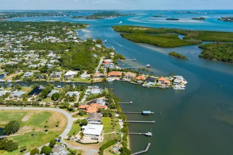 House in Stuart, Florida 3 bedrooms, 287.72 sq.m. № 1135077 - photo 3