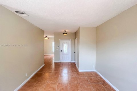 Casa en venta en Miramar, Florida, 3 dormitorios, 154.22 m2 № 1119413 - foto 11