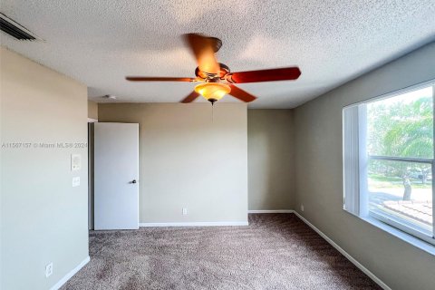 Casa en venta en Miramar, Florida, 3 dormitorios, 154.22 m2 № 1119413 - foto 24