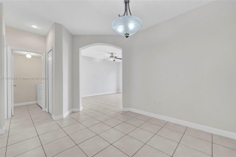 Townhouse in Homestead, Florida 4 bedrooms, 172.05 sq.m. № 1320795 - photo 8