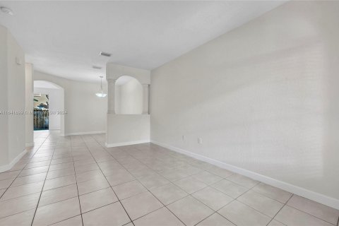 Townhouse in Homestead, Florida 4 bedrooms, 172.05 sq.m. № 1320795 - photo 4