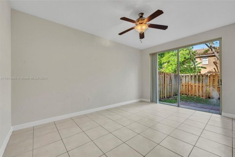 Townhouse in Homestead, Florida 4 bedrooms, 172.05 sq.m. № 1320795 - photo 13