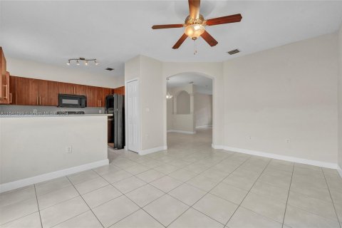 Townhouse in Homestead, Florida 4 bedrooms, 172.05 sq.m. № 1320795 - photo 15