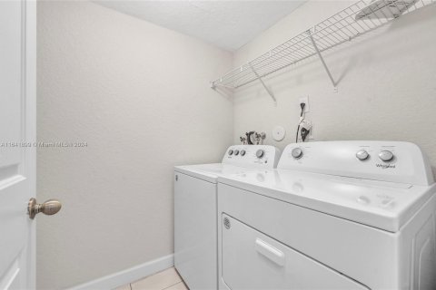 Townhouse in Homestead, Florida 4 bedrooms, 172.05 sq.m. № 1320795 - photo 10