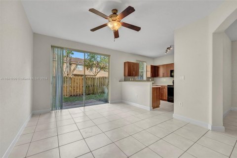 Townhouse in Homestead, Florida 4 bedrooms, 172.05 sq.m. № 1320795 - photo 14