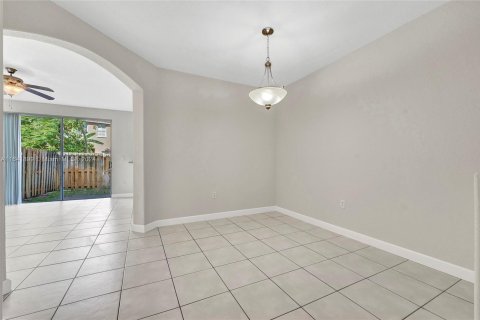 Townhouse in Homestead, Florida 4 bedrooms, 172.05 sq.m. № 1320795 - photo 7