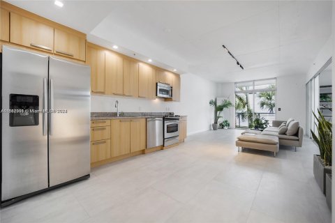 Condo in Miami Beach, Florida, 1 bedroom  № 1321060 - photo 1