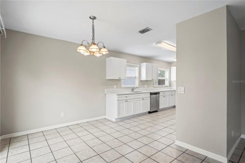 Casa en venta en Tampa, Florida, 3 dormitorios, 115.57 m2 № 1390430 - foto 11