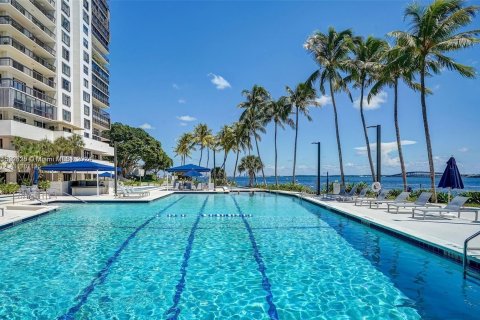 Condo in Miami, Florida, 1 bedroom  № 1184740 - photo 4