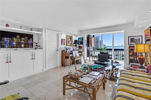 Condo in Miami, Florida, 1 bedroom  № 1184740 - photo 19