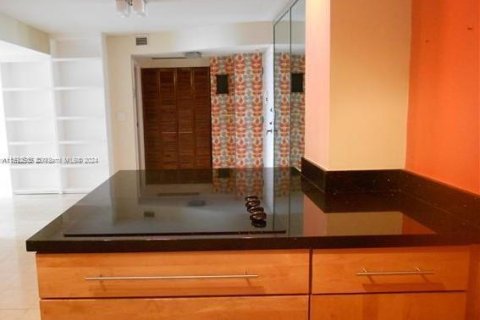 Condominio en venta en Miami, Florida, 1 dormitorio, 86.4 m2 № 1184740 - foto 15