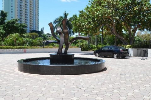 Condo in Miami, Florida, 1 bedroom  № 1184740 - photo 2