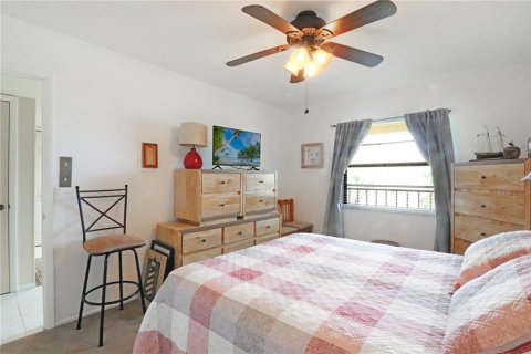 Condo in Port Charlotte, Florida, 2 bedrooms  № 523132 - photo 25