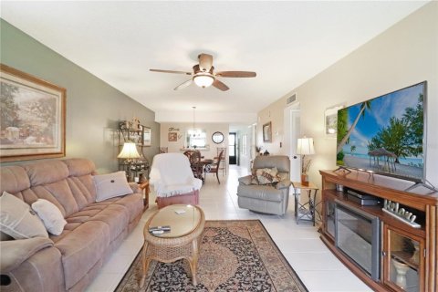 Condominio en venta en Port Charlotte, Florida, 2 dormitorios, 106.84 m2 № 523132 - foto 12