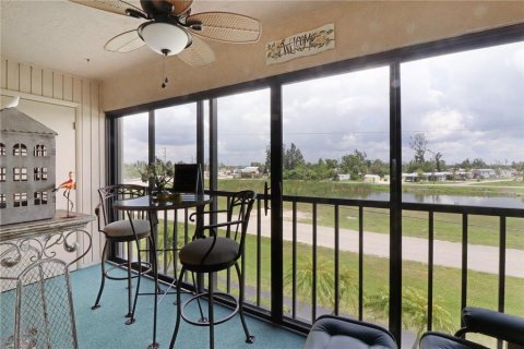 Condominio en venta en Port Charlotte, Florida, 2 dormitorios, 106.84 m2 № 523132 - foto 2