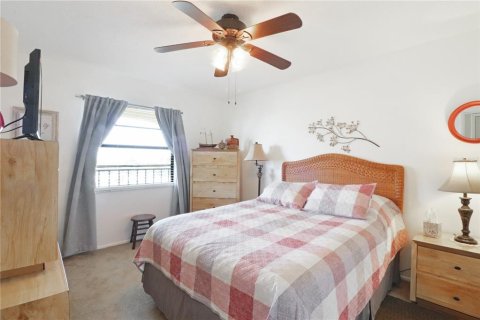 Condo in Port Charlotte, Florida, 2 bedrooms  № 523132 - photo 24