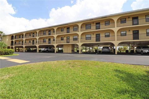 Condominio en venta en Port Charlotte, Florida, 2 dormitorios, 106.84 m2 № 523132 - foto 1