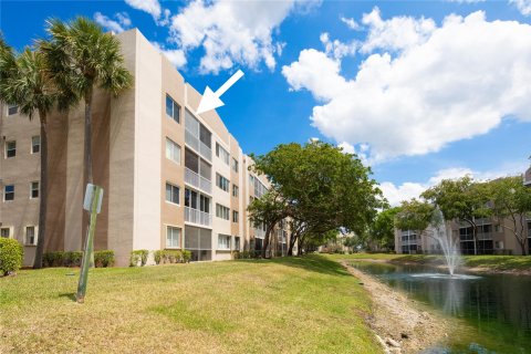 Copropriété à vendre à Fort Lauderdale, Floride: 2 chambres, 100.33 m2 № 1189679 - photo 18