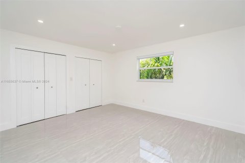 Apartamento en alquiler en Miami, Florida, 2 dormitorios, 80.36 m2 № 1355179 - foto 13