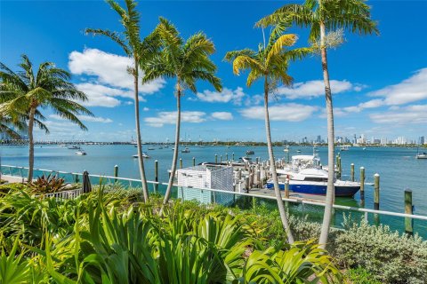 Condo in Miami Beach, Florida, 1 bedroom  № 1355136 - photo 4