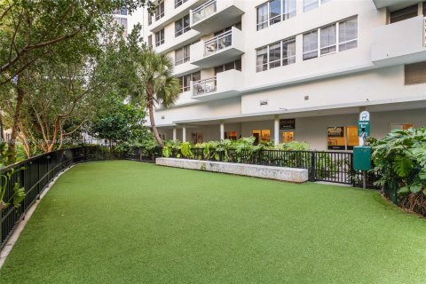 Condominio en venta en Miami Beach, Florida, 1 dormitorio, 95.41 m2 № 1355136 - foto 2