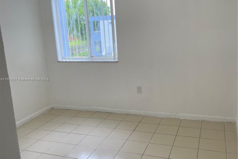 Condominio en alquiler en Miami, Florida, 2 dormitorios, 76.18 m2 № 1355178 - foto 7