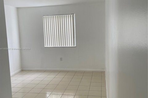 Copropriété à louer à Miami, Floride: 2 chambres, 76.18 m2 № 1355178 - photo 15