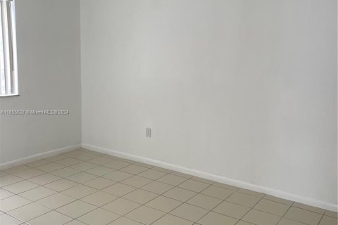 Copropriété à louer à Miami, Floride: 2 chambres, 76.18 m2 № 1355178 - photo 12