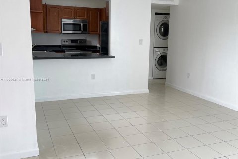 Copropriété à louer à Miami, Floride: 2 chambres, 76.18 m2 № 1355178 - photo 4