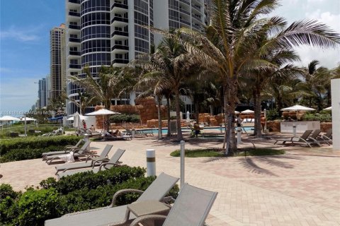 Condo in Sunny Isles Beach, Florida, 2 bedrooms  № 1078288 - photo 30