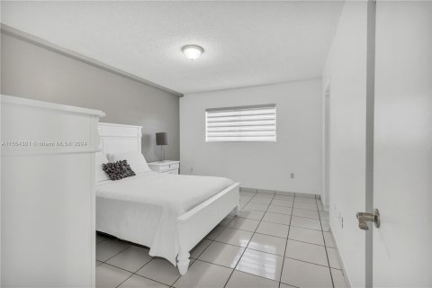 Copropriété à vendre à Hialeah, Floride: 2 chambres, 75.44 m2 № 1078242 - photo 11