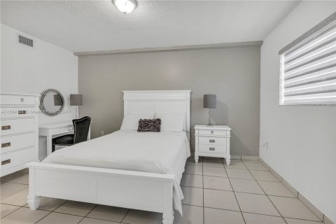 Copropriété à vendre à Hialeah, Floride: 2 chambres, 75.44 m2 № 1078242 - photo 13