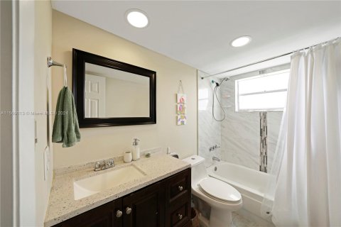 Condo in Sunrise, Florida, 2 bedrooms  № 1091529 - photo 16