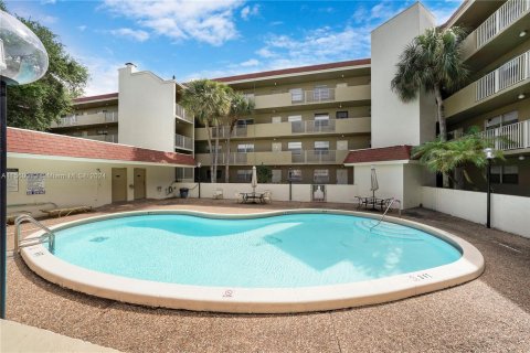 Condo in Sunrise, Florida, 2 bedrooms  № 1091529 - photo 3