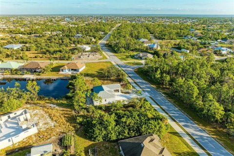 House in Port Charlotte, Florida 3 bedrooms, 156.63 sq.m. № 838292 - photo 8