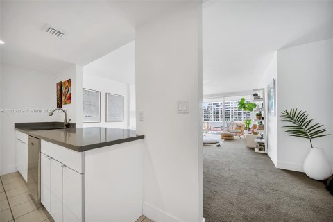 Condo in Key Biscayne, Florida, 2 bedrooms  № 1294700 - photo 6