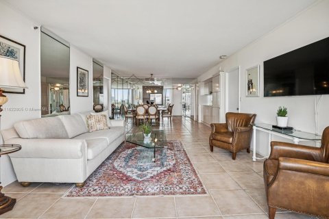 Copropriété à vendre à Aventura, Floride: 2 chambres, 108.6 m2 № 1294654 - photo 2