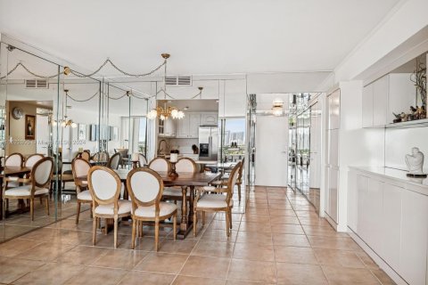 Copropriété à vendre à Aventura, Floride: 2 chambres, 108.6 m2 № 1294654 - photo 5