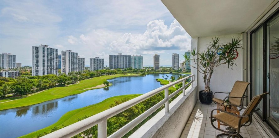 Condominio en Aventura, Florida, 2 dormitorios  № 1294654