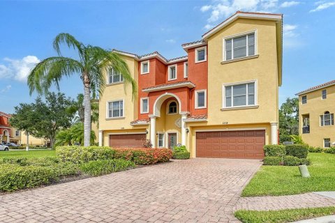 Touwnhouse à vendre à Palmetto, Floride: 4 chambres, 264.59 m2 № 1359165 - photo 1