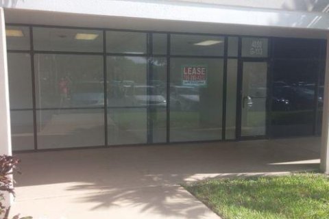 Propiedad comercial en venta en Lauderdale Lakes, Florida № 1161948 - foto 1