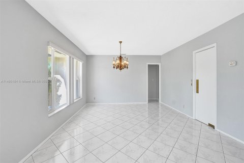 Casa en venta en Hollywood, Florida, 5 dormitorios, 322.74 m2 № 858424 - foto 28