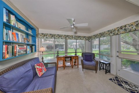 Condo in Sun City Center, Florida, 2 bedrooms  № 1359084 - photo 11