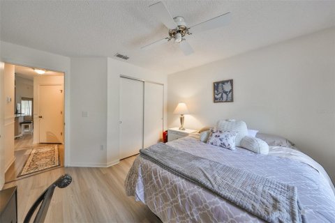 Condo in Sun City Center, Florida, 2 bedrooms  № 1359084 - photo 20