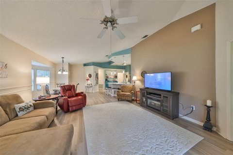 Condo in Sun City Center, Florida, 2 bedrooms  № 1359084 - photo 15