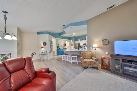 Condo in Sun City Center, Florida, 2 bedrooms  № 1359084 - photo 16