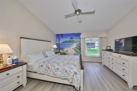 Condo in Sun City Center, Florida, 2 bedrooms  № 1359084 - photo 25