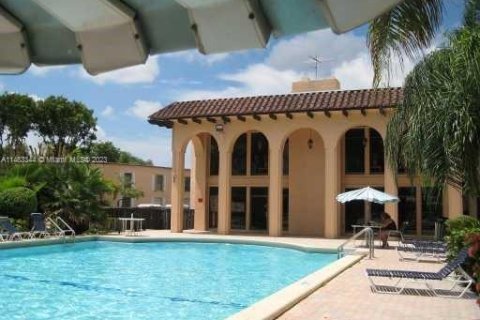 Condominio en alquiler en Miami, Florida, 1 dormitorio, 45.52 m2 № 911059 - foto 19