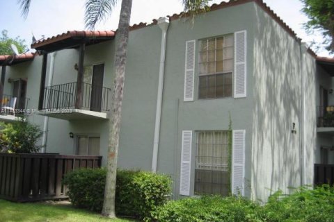 Condominio en alquiler en Miami, Florida, 1 dormitorio, 45.52 m2 № 911059 - foto 1