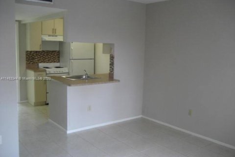 Condominio en alquiler en Miami, Florida, 1 dormitorio, 45.52 m2 № 911059 - foto 4